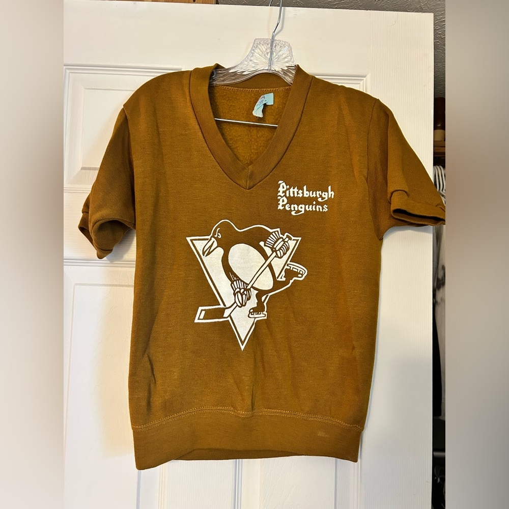 70’s Vintage Pittsburgh Penguins Women’s Shirt
